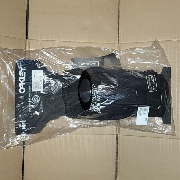 Drop In Rz-Labs Knee Guard M/L - Picture 2 of 8